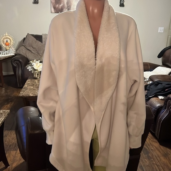 Kookaburra Ugg🤩 - Picture 3 of 5